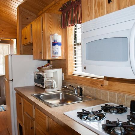 Medina Lake Camping Resort Cabin 3 Lakehills Eksteriør bilde