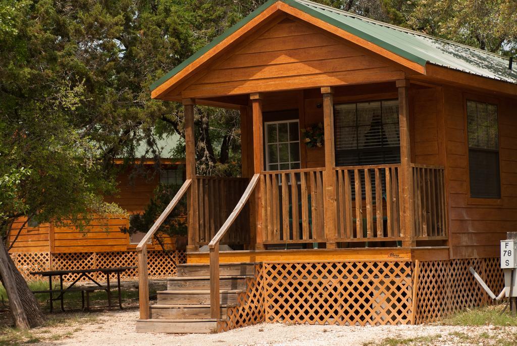 Medina Lake Camping Resort Cabin 3 Lakehills Eksteriør bilde